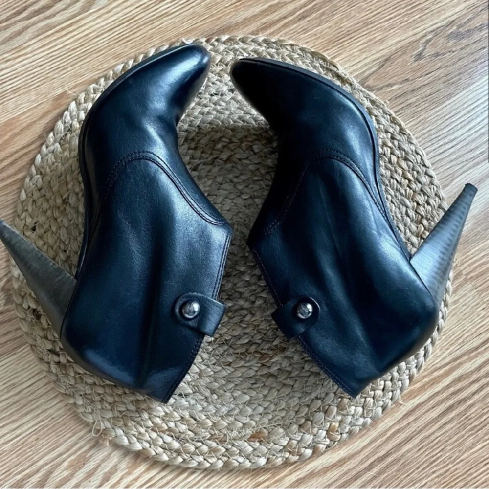 Coach Aliza Women’s Leather ankle boots. - Picture 2 of 7